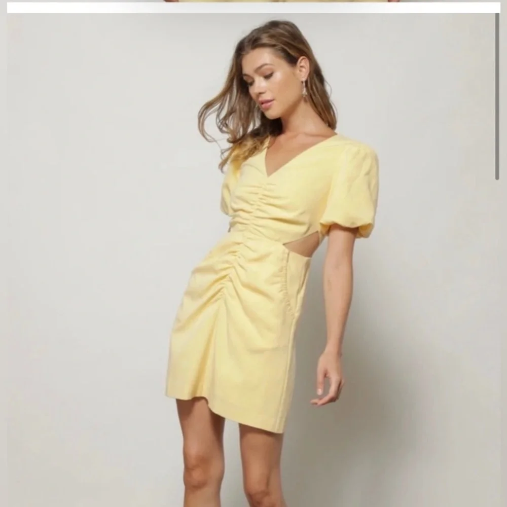 Line & dot dresses - Picture 2 of 10